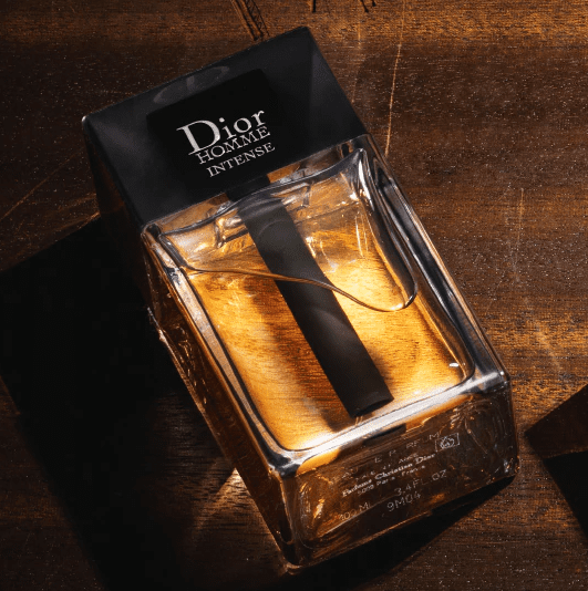 عطر تحریک کننده مردانه پاییز ۲۰۲۴ - فروشگاه عطر نیلوفر آبی